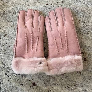 Classic Tasman Genuine Shearling Gloves from UGG
